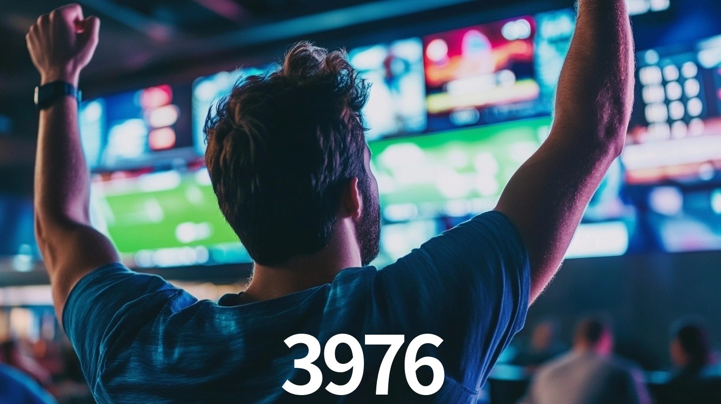3976
